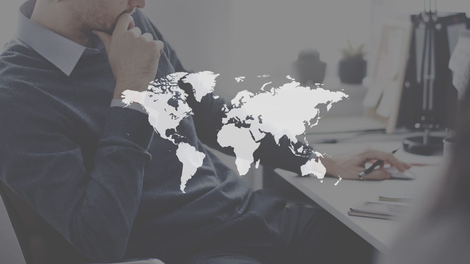 Illustration of Global Capability Centers (GCCs) utilizing best sourcing strategies by integrating in-house teams, external vendors, and advanced technologies like AI and automation to optimize global operations and drive innovation.